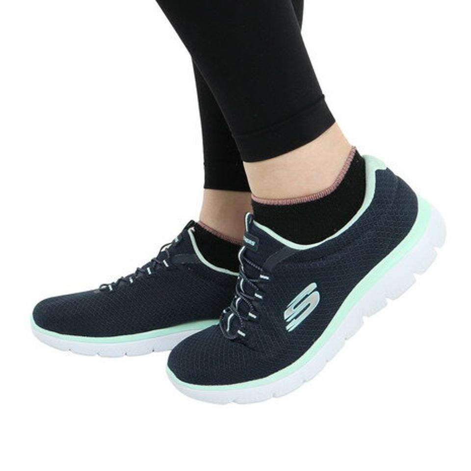 スケッチャーズ（SKECHERS）（レディース）カジュアルシューズ サミッツ ワイド 紺 12980W スニーカー タウン 軽量 クッション 洗濯機洗い可