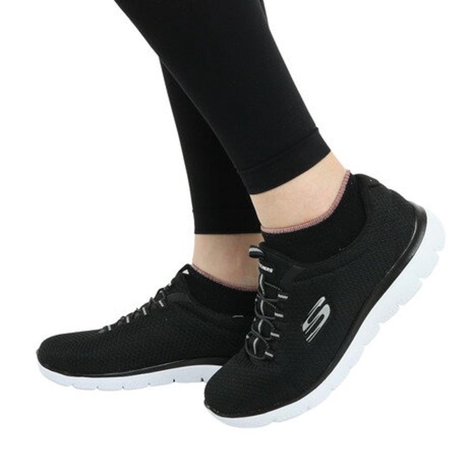 スケッチャーズ（SKECHERS）（レディース）カジュアル シューズ サミッツ ワイド ブラック 黒 12980W-BKW スニーカー タウン 軽量 クッション 洗濯機洗い可