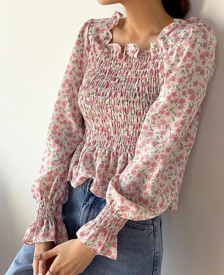 シャーリングクロップド花柄ブラウス・t00311 レディース 【bl】 韓国ファッション トップス ブラウス スクエアネック長袖 パフスリーブ フリルヘム ペプラム シャーリング クロップド ショートパンツ フレア 花柄 フラワー 春 カジュアル