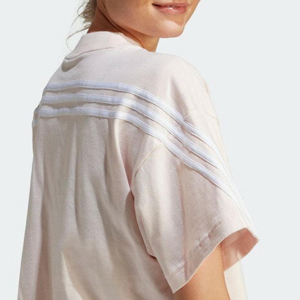 アディダス（adidas）（レディース）半袖シャツ レディース フューチャーアイコン スリーストライプス EAW22-IB8520