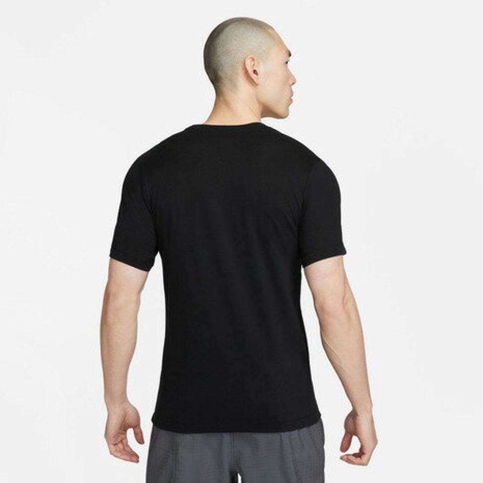 ナイキ（NIKE）（メンズ）半袖Tシャツ メンズ 速乾ドライフィット トレーニング Tシャツ FD0143-010