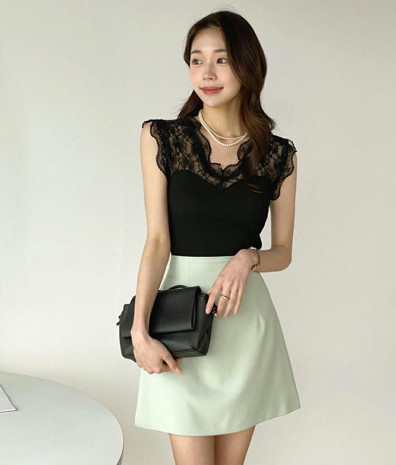 ショルダーレースリブノースリーブ・b00582 レディース 【tops】 韓国ファッション トップス ノースリーブ レース リブ ニット Vネック スリムフィット クロップド丈 インナー レイヤード 大人 上品 フェミニン カジュアル