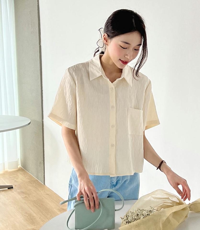 リンクルクロップド半袖シャツ・t00569 レディース 【bl】 韓国ファッション トップス シャツ カラーネック 半袖 クロップド ショート ワンポケット リンクル ルーズフィット ゆったり 無地 シンプル 大人 デイリー 春 夏 カジュアル