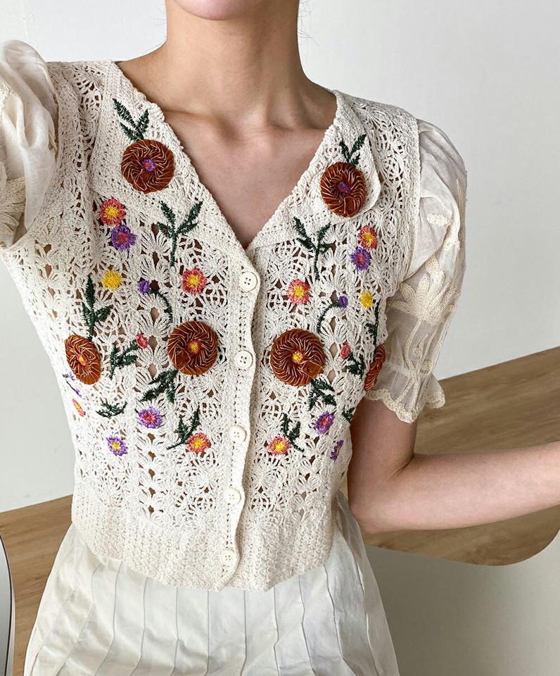 花柄刺繍クロシェカーディガン・t00359 レディース 【cd】 韓国ファッション カーディガン Vネック 半袖 パフスリーブ クロップド クロシェ 花柄刺? 刺? フラワー 花柄 スリムフィット 細身 キュート ガーリー デイリー お出かけ 春 夏 カジュアル
