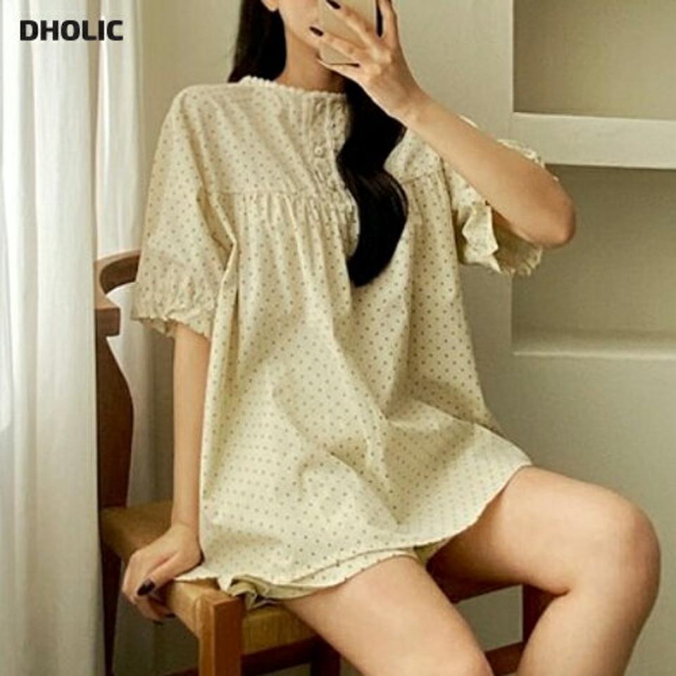 ドットレース半袖パジャマSET・p004018 レディース 【uw】パジャマ セット セットアップ setup トップス 半袖 柄 模様 ドット レース ボタン ぼたん 体系カバー パンツ ショート丈 春 夏 かわいい 可愛い ルームウェア 韓国ファッション MKT