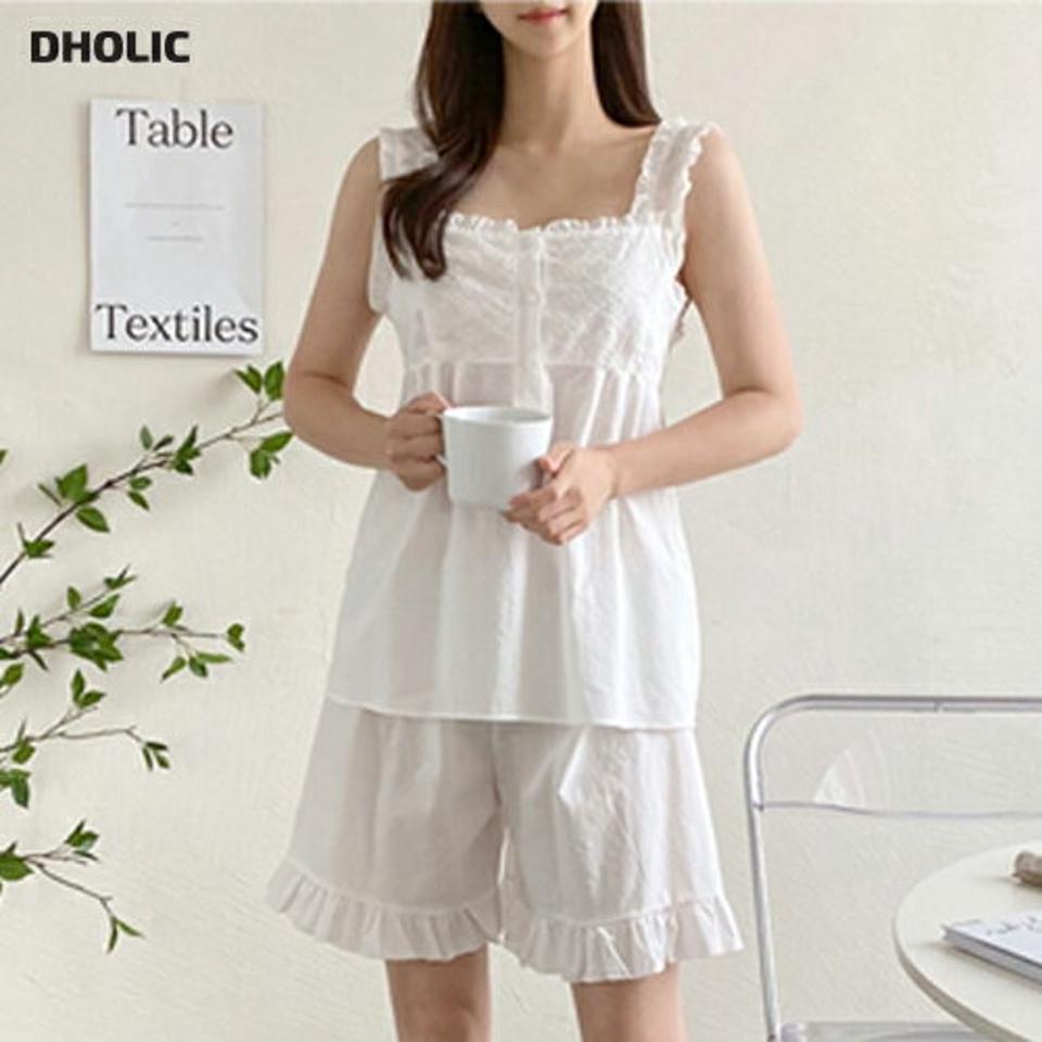 フリルレースノースリパジャマSET・p003959 レディース 【uw】パジャマ セットアップ 2点 SET トップス ノースリーブ 単色 柄 レース 模様 鎖骨 デコルテ スクエアネック パンツ ショート丈 春 夏 キュート かわいい 韓国ファッション MKT