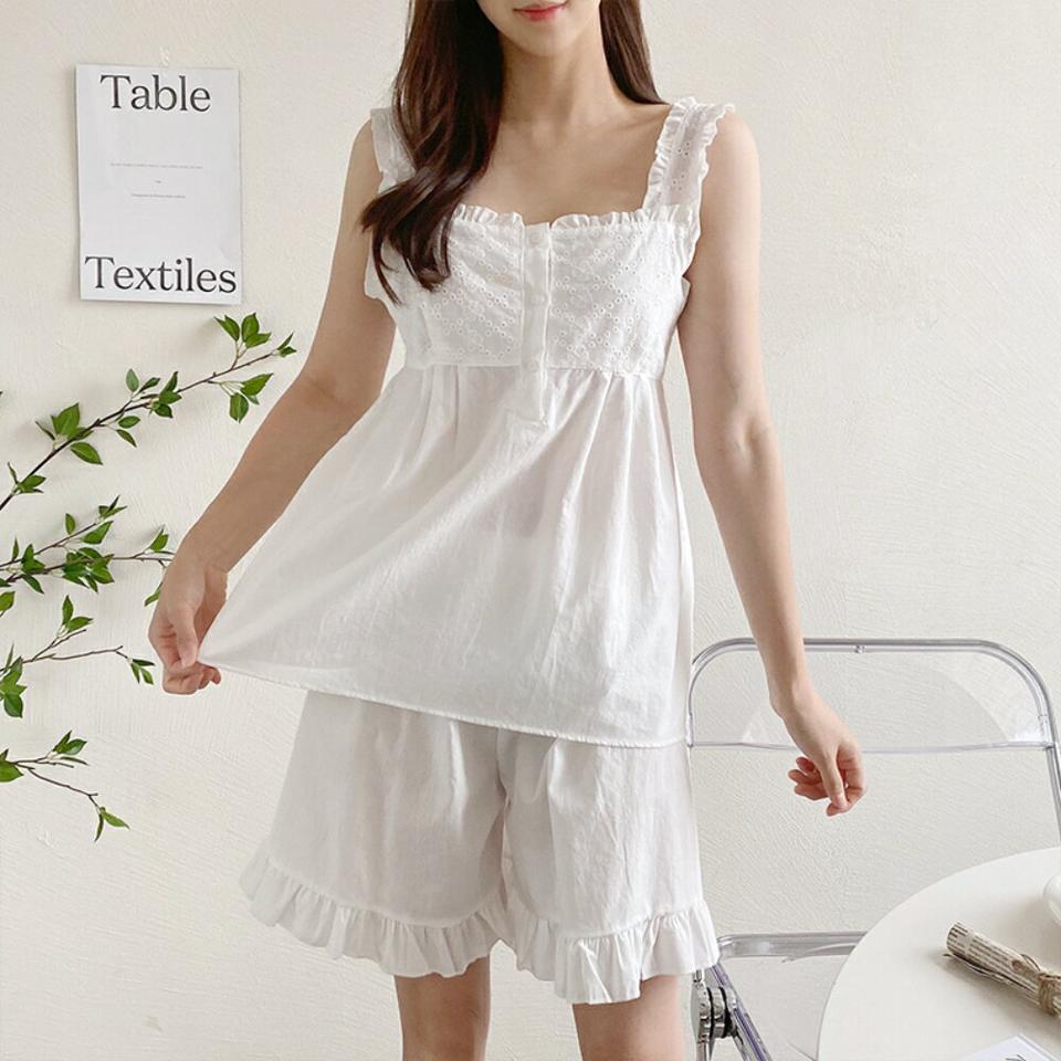 フリルレースノースリパジャマSET・p003959 レディース 【uw】パジャマ セットアップ 2点 SET トップス ノースリーブ 単色 柄 レース 模様 鎖骨 デコルテ スクエアネック パンツ ショート丈 春 夏 キュート かわいい 韓国ファッション MKT