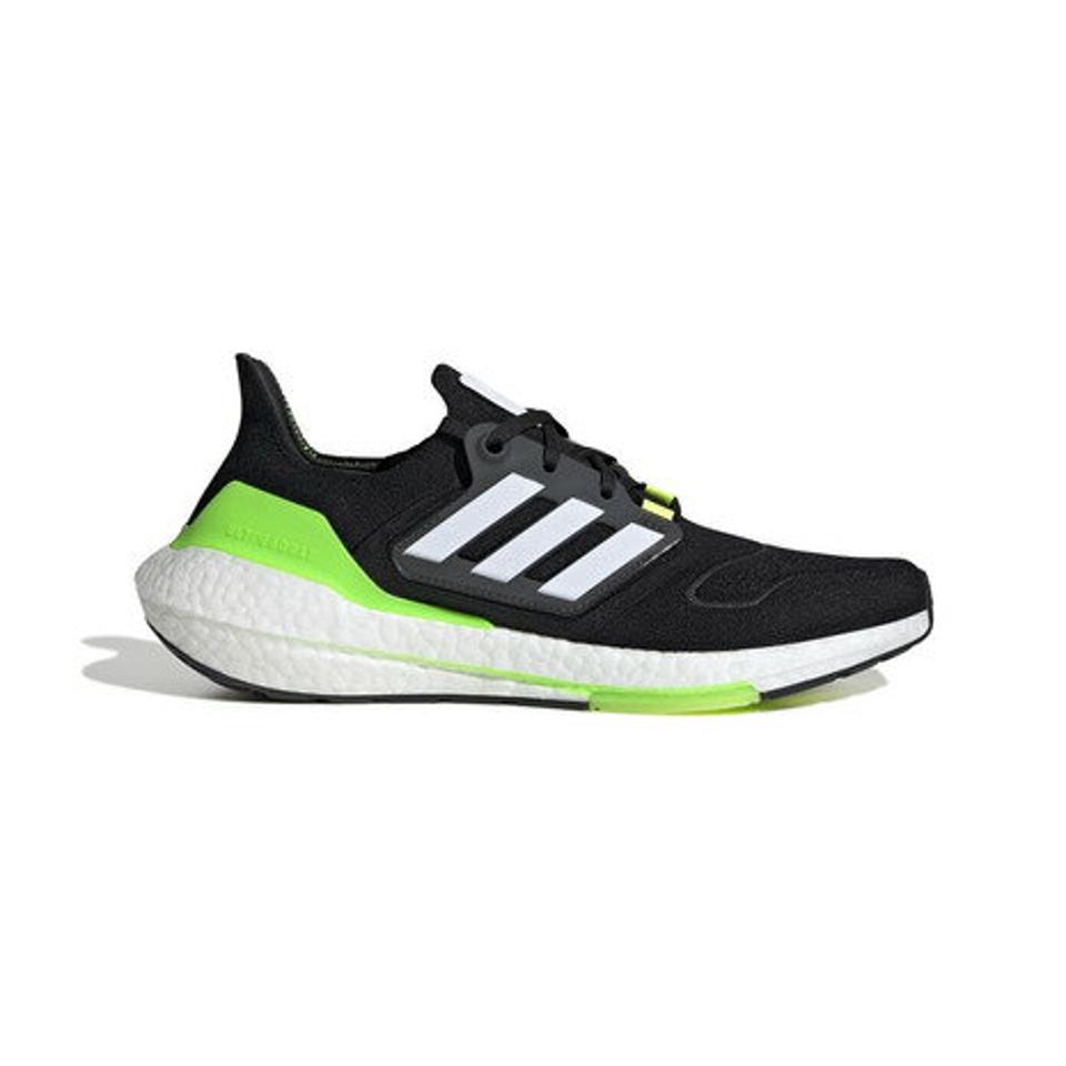アディダス（adidas）（メンズ）ランニングシューズ ジョギングシューズ ウルトラブースト 22 GX6640 スニーカー 快適 トレーニング 部活