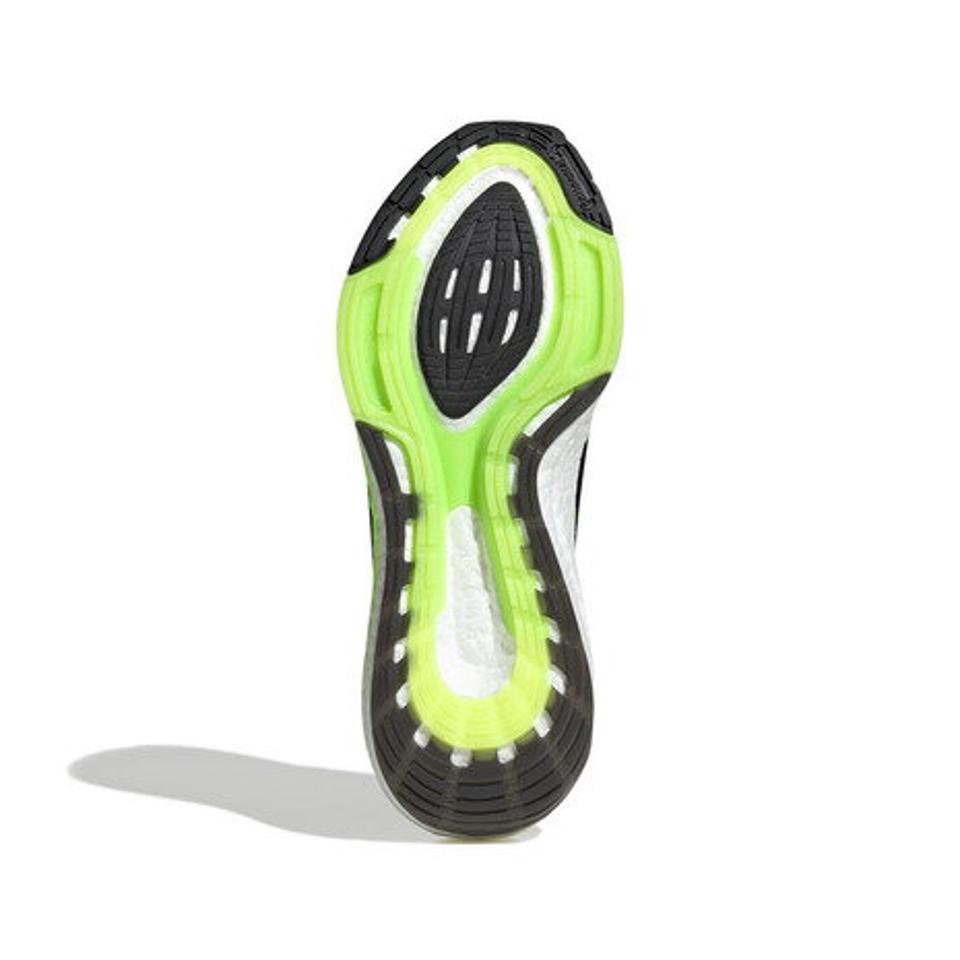 アディダス（adidas）（メンズ）ランニングシューズ ジョギングシューズ ウルトラブースト 22 GX6640 スニーカー 快適 トレーニング 部活
