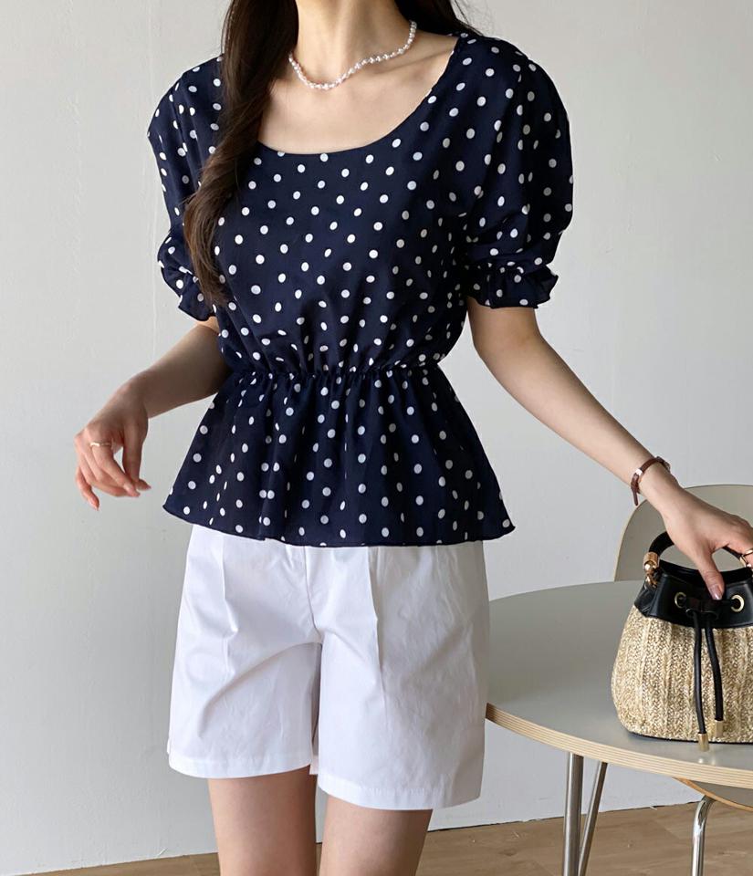 ドットペプラムパフブラウス・t00656 レディース 【bl】 韓国ファッション トップス ブラウス ドット ペプラム 半袖 パフ ウエスト ゴム ラウンドネック クロップド丈 フレンチガーリー カジュアル キュート 春 夏 お出かけ カジュアル