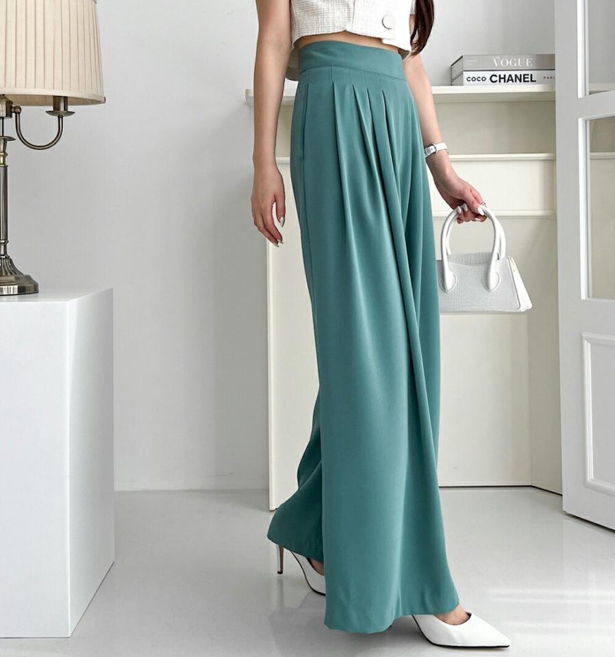 タックワイドフレアパンツ・p004172 レディース 【pt】パンツ ロング丈 単色 無地 シンプル ベーシック タック ワイド フレア ガウチョ フルレングス 春 夏 大人 かわいい 可愛い フェミニン 韓国ファッション MKT