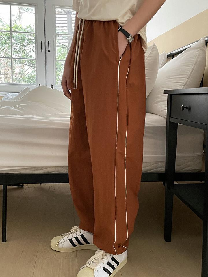 2WAYパイピングナイロンパンツ・p004218 レディース 【pt】パンツ ロング丈 ナイロン 柄 模様 配色 パイピング 2WAY ストレート ジョガー ウエストゴム 春 夏 秋 冬 カジュアル ラフ ストリート 韓国ファッション MKT