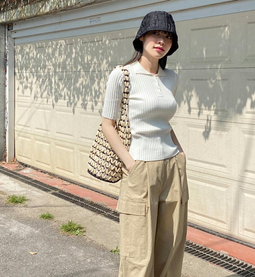 ポロカラー半袖リブニット・t00585 レディース 【tops】 韓国ファッション トップス ニット カラーネック ポロカラー 半袖 ハーフボタン クロップド リブ スリムフィット 細身 無地 シンプル アクリル昆 デイリー 春 夏 カジュアル