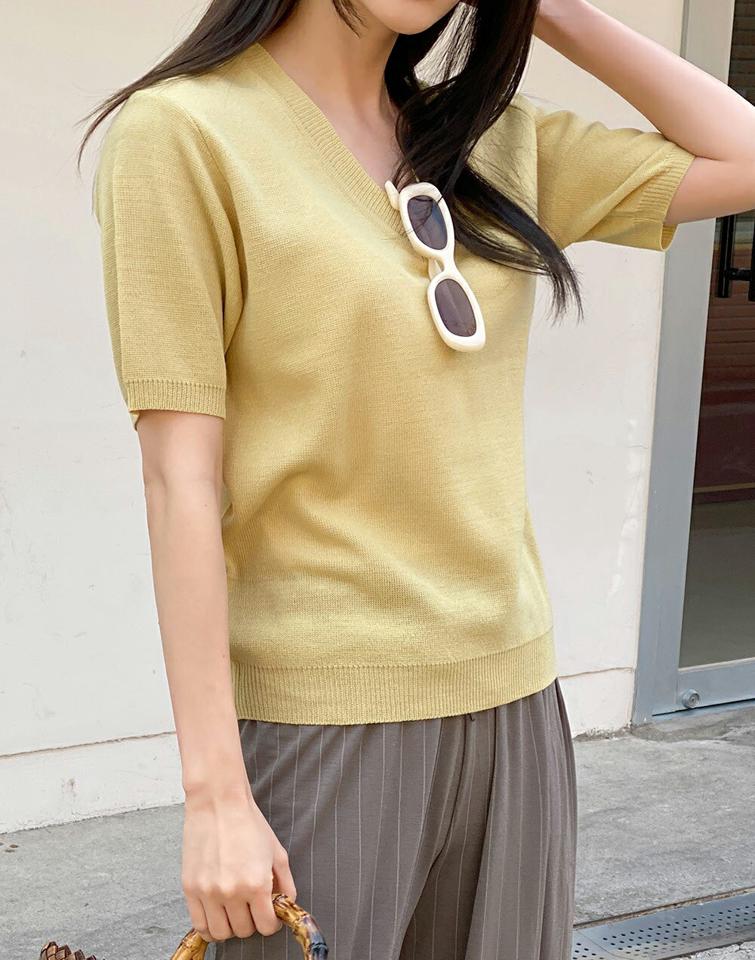Vネック半袖ニット・b00592 レディース 【tops】 韓国ファッション トップス ニット Vネック 半袖 リブヘム アクリル ナチュラルライン ゆったり 無地 ニュートラルトーン シンプル デイリー 大人 春 夏 カジュアル