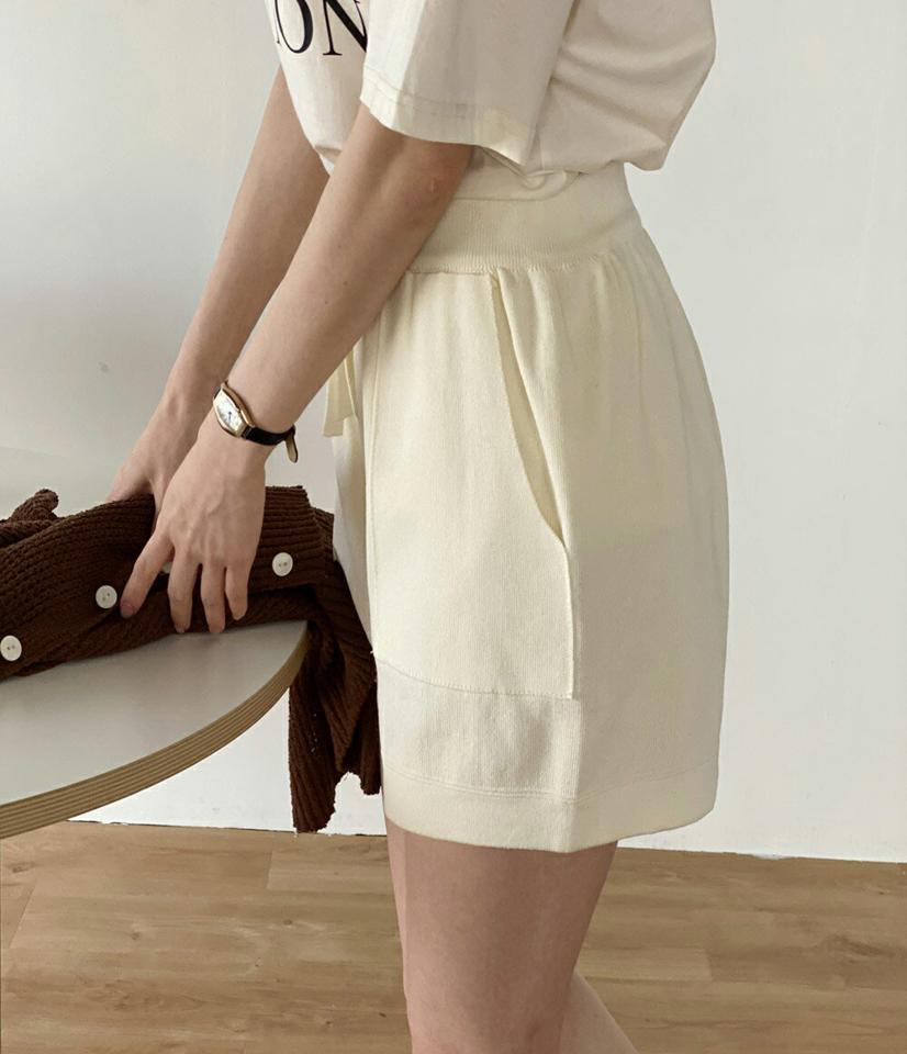 ストリング付ニットショートパンツ・b00608 レディース 【pt】 韓国ファッション ボトムス パンツ ショート丈 ハイウエイ ストリング リボン ポケット ニット ワイド ストレート アクリル 無地 カラフル シンプル デイリー 春 夏 カジュアル