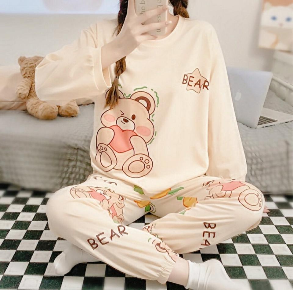 BEARプリントパジャマSET・p004328 レディース 【uw】パジャマ セット set 2点 トップス 長袖 Tシャツ 柄 模様 キャラクター プリント パンツ ロング丈 柄 模様 秋 冬 カジュアル 可愛い かわいい キュート 韓国ファッション MKT