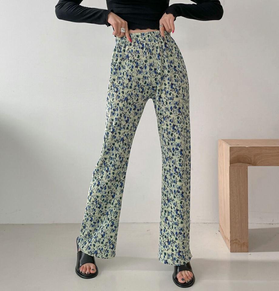 【マラソン特価】ペイズリー花柄プリーツフレアパンツ・p004429 レディース 【pt】パンツ ロング丈 柄 模様 フレア プリーツ ペイズリー 総柄 ウエストゴム 楽ちん 春 夏 秋 かわいい 可愛い 韓国ファッション MKT セール