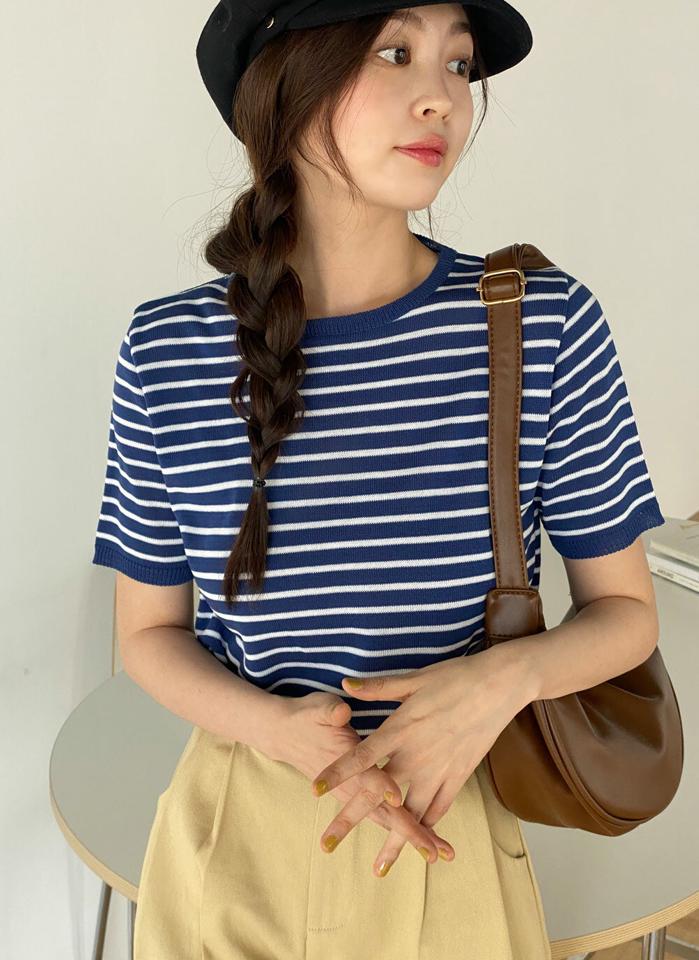 ボーダーラウンド半袖ニット・b00500 レディース 【tops】 韓国ファッション トップス ニット ラウンドネック 半袖 クロップド ボーダー アクリル ナチュラルライン シンプル ベーシック デイリー 大人カジュアル 春 夏 カジュアル