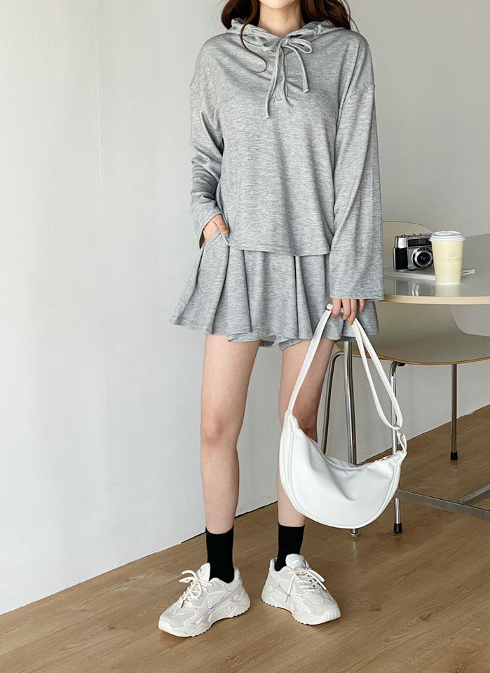 パーカー&フレアショートパンツSET・b00514 レディース 【pt】 韓国ファッション セットアップ パーカー フード 長袖 股丈 リボン ゆったり 無地 パンツ ショート丈 フレア ワイド Aライン 台形 シンプル スポーティー キュート 春 夏 カジュアル