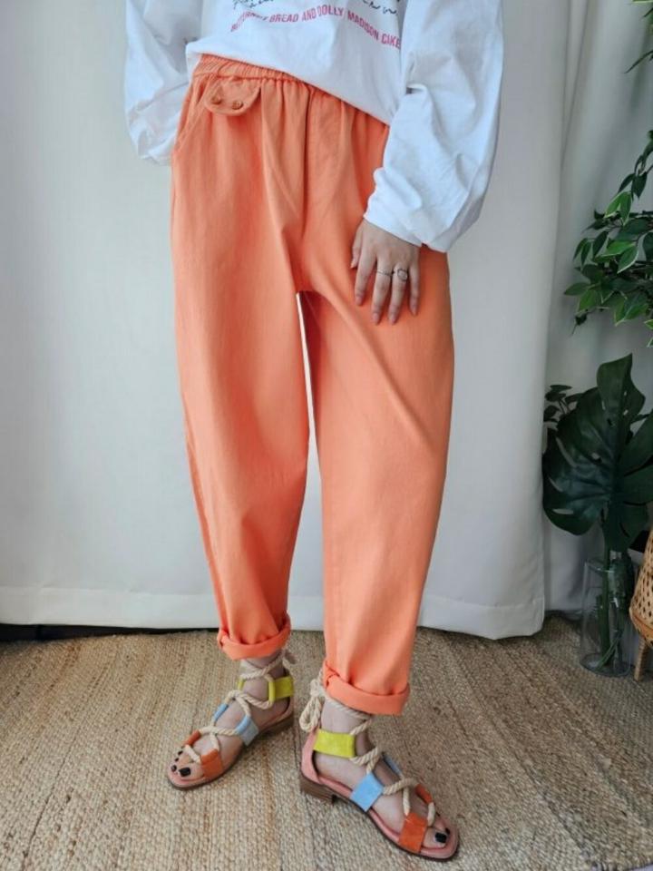 ビビッドフラップテーパードパンツ・p004364 レディース 【pt】パンツ ロング丈 単色 無地 シンプル ベーシック ビビッド フラップ テーパード カラーパンツ ウエストゴム 綿 コットン 春 夏 秋 カジュアル ラフ オレンジ 韓国ファッション MKT