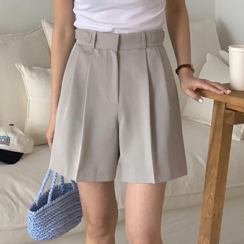 サイドボタンハーフスラックス・p004334 レディース 【pt】パンツ ショート丈 単色 無地 シンプル ベーシック タック ハーフ丈 ハーフパンツ ショートパンツ 春 夏 カジュアル ラフ 韓国ファッション MKT