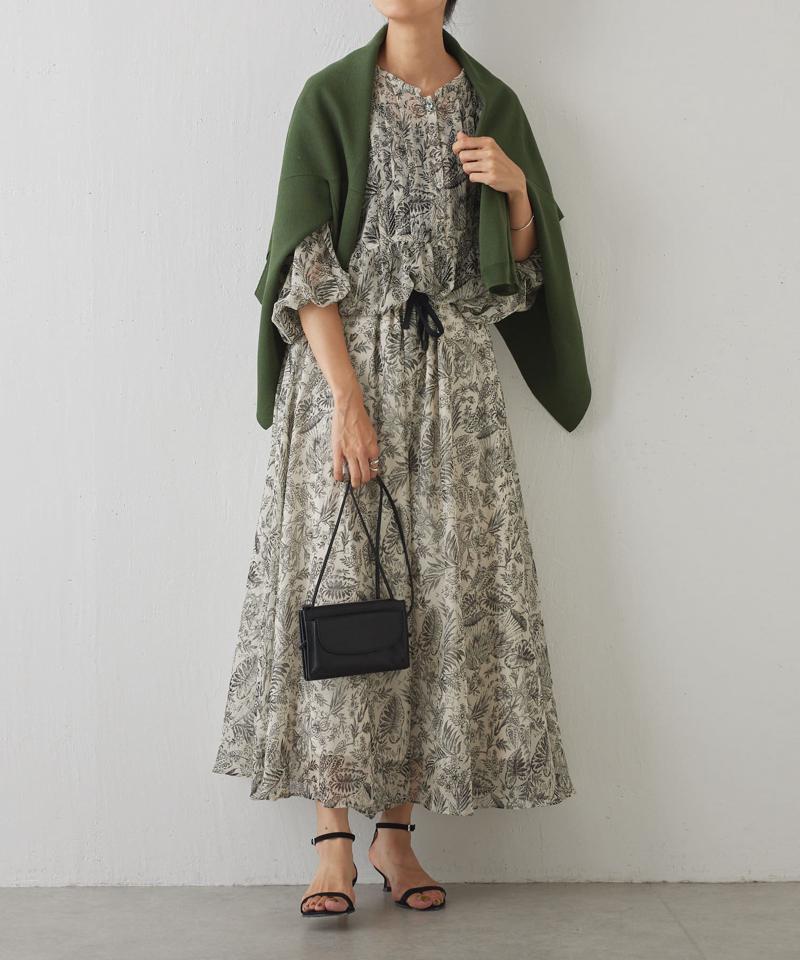 サラッとカーデ