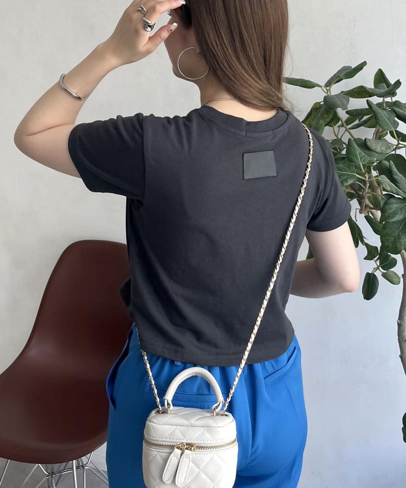 バックタグショート丈Tシャツ