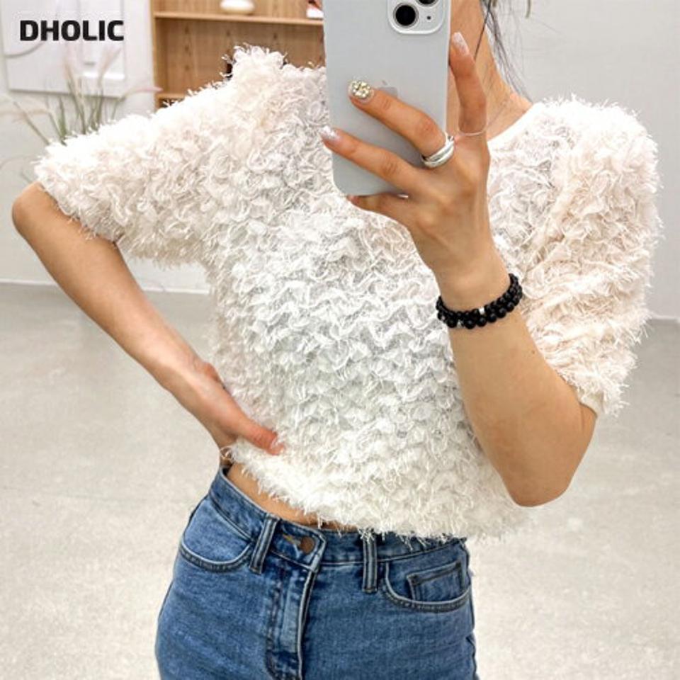 【スーパーセール特価】テクスチャーパフ半袖ブラウス・p004566 レディース 【bl】ブラウス トップス 半袖 単色 無地 ファー パフ袖 パフスリーブ クロップド丈 ふわふわ もこもこ 春 夏 かわいい 可愛い キュート ユニーク 個性的 韓国ファッション MKT