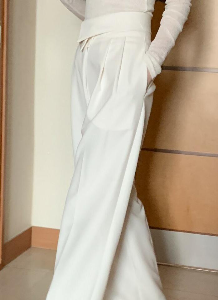 ターンアップウエストワイドスラックス・p004557 レディース 【pt】パンツ ロング丈 単色 無地 シンプル ベーシック ワイド タック ユニーク 個性的 春 秋 冬 かわいい 可愛い 大人 韓国ファッション MKT