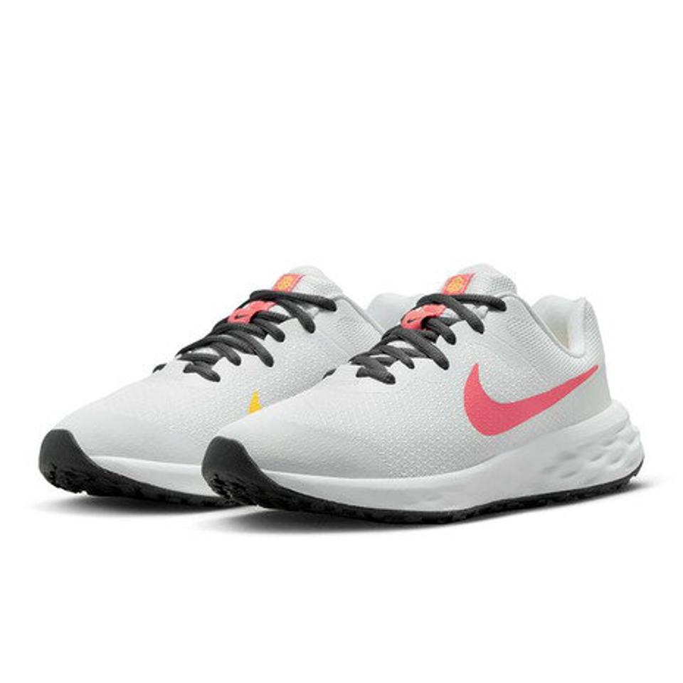 ナイキ（NIKE）（キッズ）ジュニアスポーツシューズ レボリューション 6 NN GS ホワイト ピンク DD1096-101 スニーカー 軽量 通気性 クッション性
