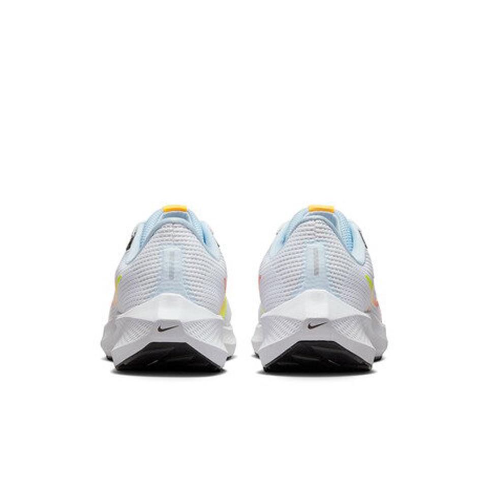 ナイキ（NIKE）（レディース）ランニングシューズ エア ズーム ペガサス 40 ライトブルー DV3854-102 スニーカー ジョギング マラソン トレーニング 反発性