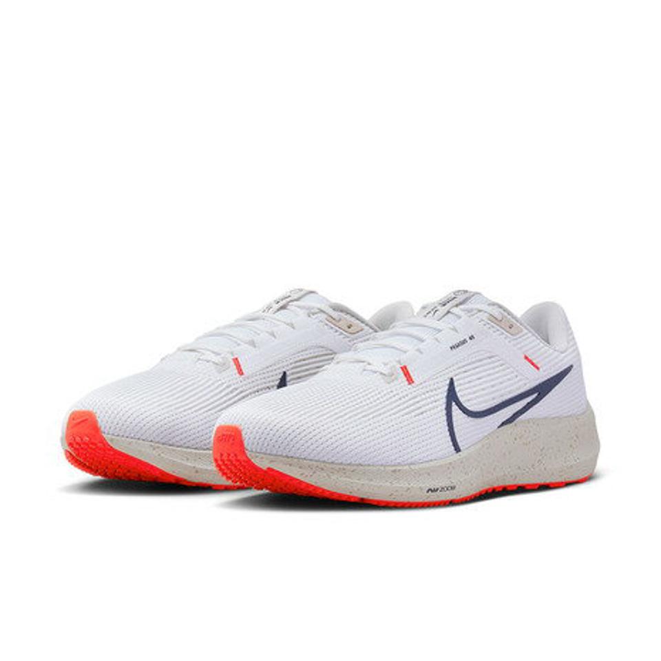 【7/17 9:59までエントリーでP5倍！】ナイキ（NIKE）（メンズ）ランニングシューズ エア ズーム ペガサス 40 ホワイト ワイド DV7480-100 スニーカー ジョギング マラソン トレーニング 反発性