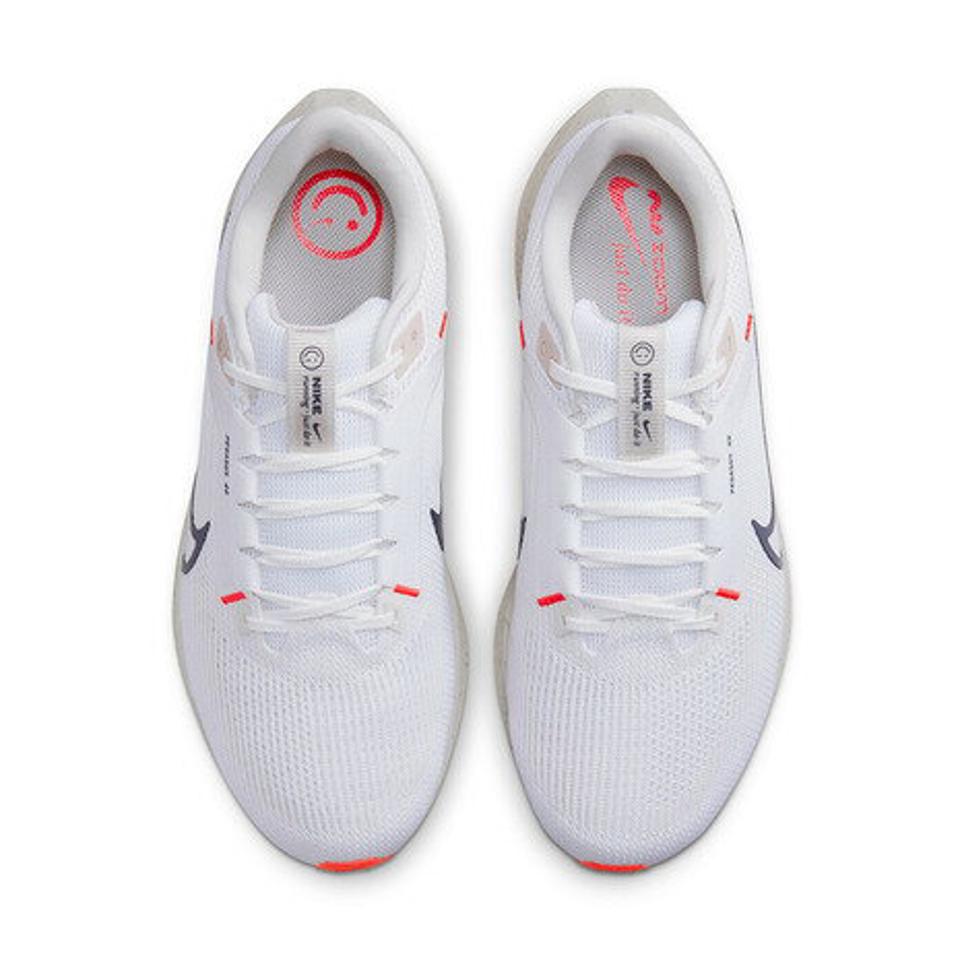 【7/17 9:59までエントリーでP5倍！】ナイキ（NIKE）（メンズ）ランニングシューズ エア ズーム ペガサス 40 ホワイト ワイド DV7480-100 スニーカー ジョギング マラソン トレーニング 反発性