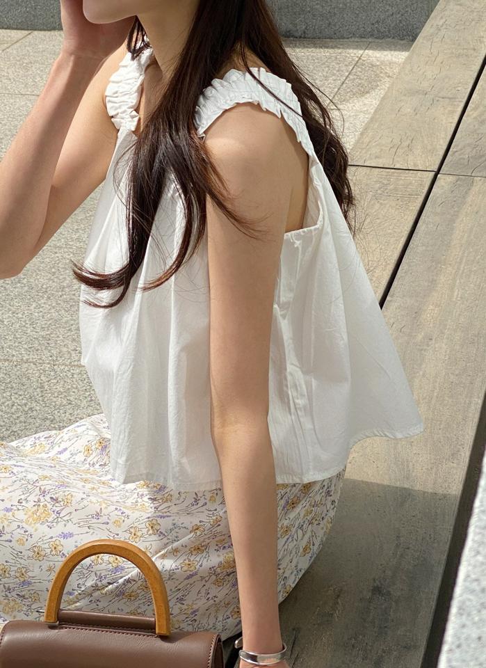 フリルクロップドノースリーブ・t01045 レディース 【tops】 韓国ファッション トップス スクエアネック ノースリーブ フリル クロップド ギャザー ボリューム フレア ゆったり 無地 キュート 大人カジュアル お出かけ 春 夏 カジュアル
