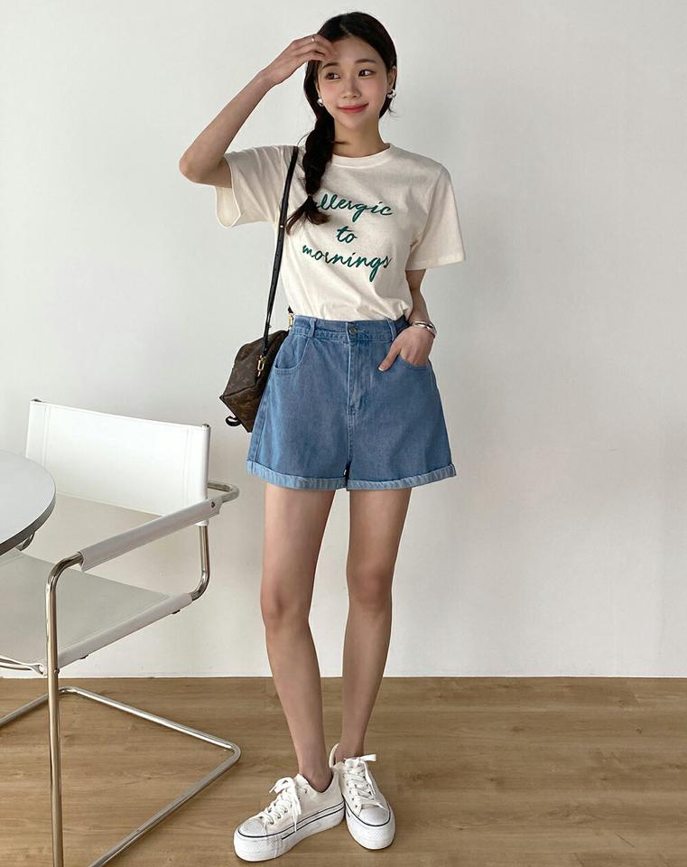レタリングラウンド半袖Tシャツ・t01046 レディース 【tops】 韓国ファッション トップス Tシャツ ロゴT ロゴ ラウンドネック 半袖 ショート丈 レタリング 英字 英文 ナチュラルライン コットン 綿100 シンプル ベーシック デイリー 春 夏 カジュアル
