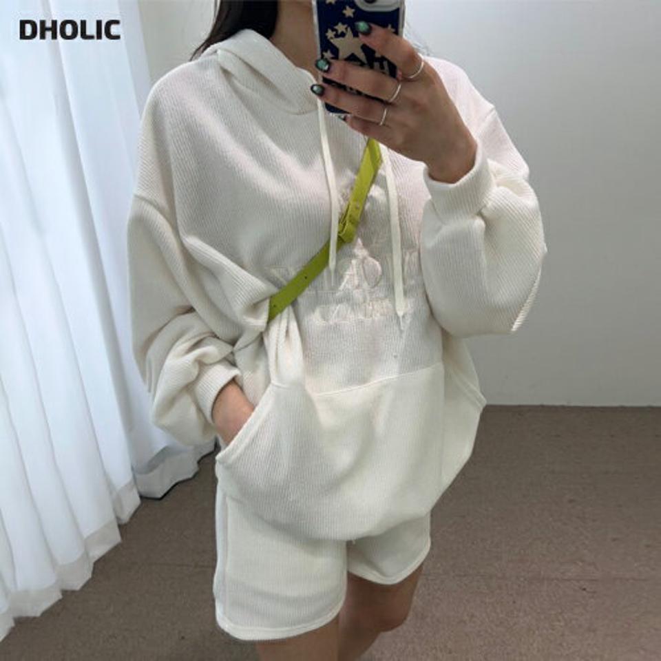 刺繍パーカー&ショートパンツSET・p004750 レディース 【pt】 韓国ファッション セットアップ パーカー フード 長袖 ドロップショルダー ルーズ マフポケット 刺? パンツ ショート丈 ストレート 無地 リブ デイリー 春 秋 カジュアル MKT