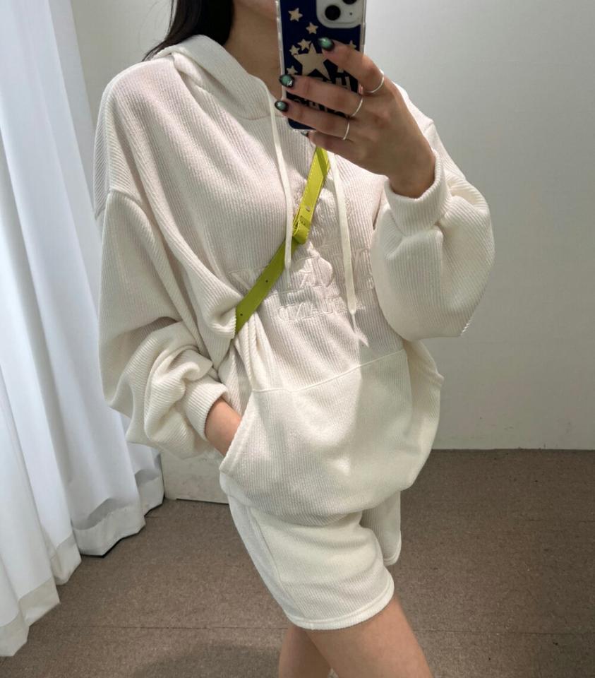 刺繍パーカー&ショートパンツSET・p004750 レディース 【pt】 韓国ファッション セットアップ パーカー フード 長袖 ドロップショルダー ルーズ マフポケット 刺? パンツ ショート丈 ストレート 無地 リブ デイリー 春 秋 カジュアル MKT