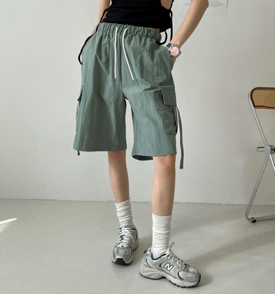 ドロストワイドカーゴハーフパンツ・p004723 レディース 【pt】パンツ ショート丈 ハーフ丈 短パン 単色 無地 シンプル ベーシック ドロスト ワイド カーゴ ウエストゴム 春 夏 カジュアル ラフ ストリート 韓国ファッション MKT