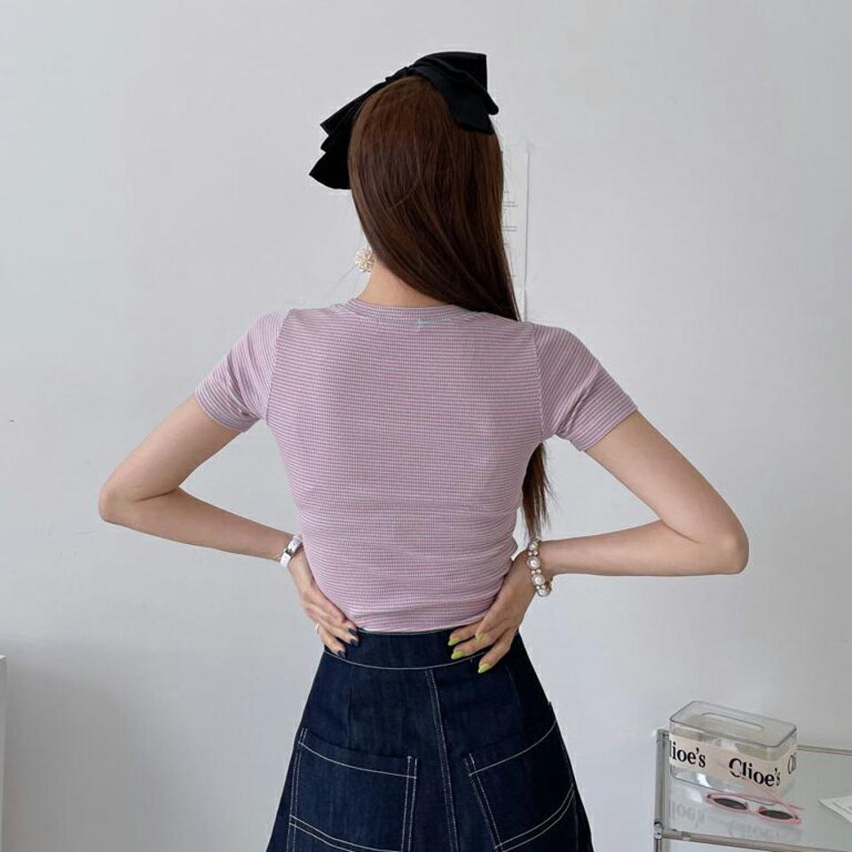 スリットボーダーTシャツ・p004730 レディース 【tops】 韓国ファッション トップス Tシャツ ハーフネック 半袖 クロップド ボーダー スリット カットアウト デコルテ スリムフィット タイト 細身 レトロ ガーリー 春 夏 カジュアル MKT
