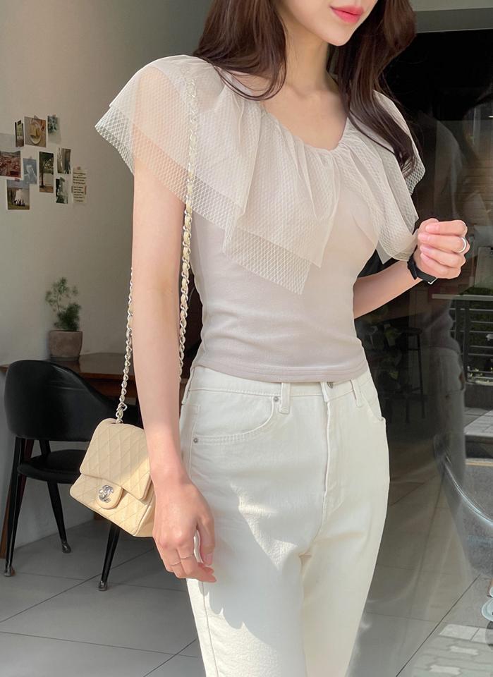 シアーラッフルTシャツ・t00683 レディース 【tops】 韓国ファッション トップス ノースリーブ ワイドネック ラッフルネック ラッフル シアー 透け感 クロップド スリムフィット ボリューム 無地 モード ユニーク 春 夏 カジュアル