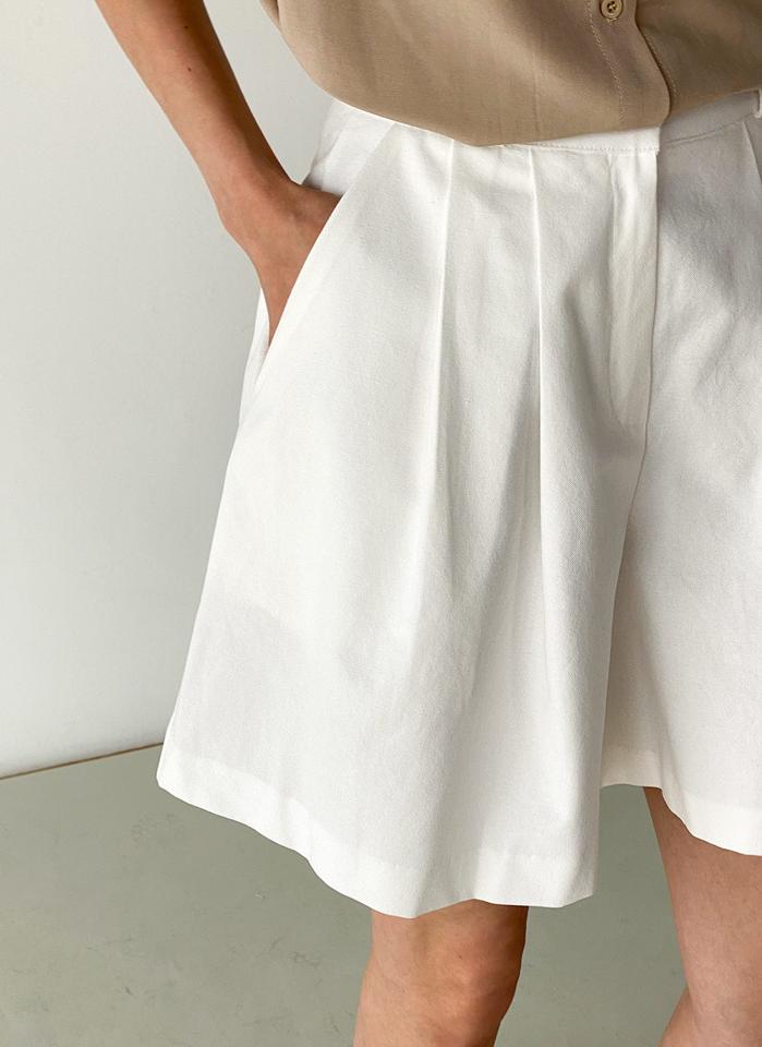 【マラソン特価】コットンショートパンツ・t00661 レディース 【pt】 韓国ファッション ボトムス パンツ ショート丈 ハイウエスト タック コットン 綿100 ワイド 台形 ベルトループ 無地 シンプル 大人カジュアル モード デイリー 春 夏 カジュアル