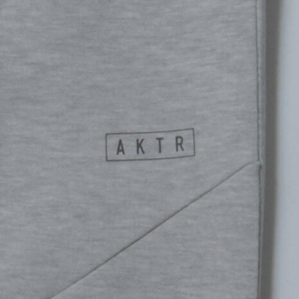 アクター(AKTR)(メンズ、レディース)バスケットボールウェア WARM AIR TECH ジョガーパンツ 221-018020 GY