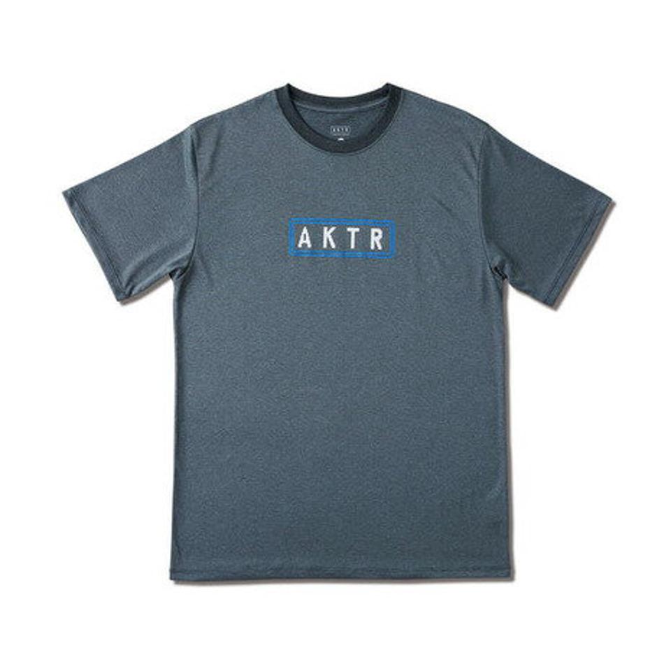 アクター(AKTR)(メンズ、レディース)バスケットボールウェア PAC-MAN×AKTR MAZE SPORTS Tシャツ 221-088005 GY