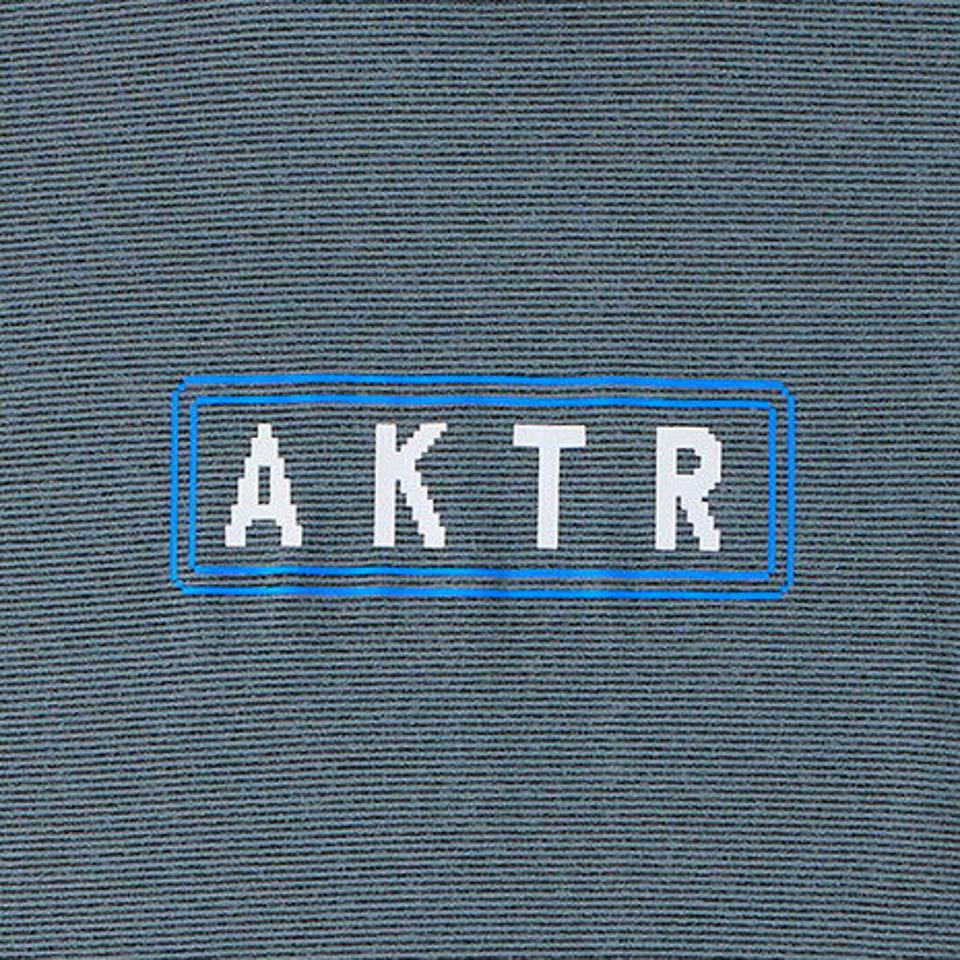 アクター(AKTR)(メンズ、レディース)バスケットボールウェア PAC-MAN×AKTR MAZE SPORTS Tシャツ 221-088005 GY