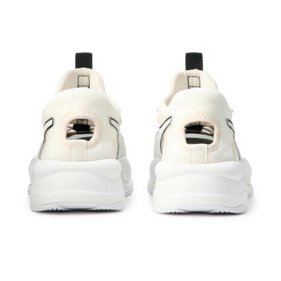 【6/5 24h限定 エントリー＆対象4店舗買い回りで最大P10倍！】プーマ（PUMA）（レディース）スポーツサンダル ランニングシルエット カーブ ミュール ホワイト 38841805 スニーカー スリッポン 軽量 通気性