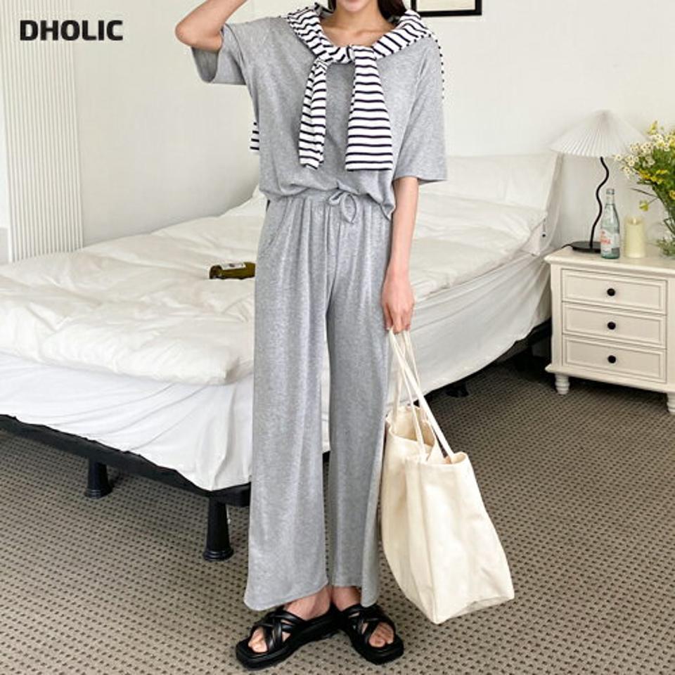 UネックTシャツ&フレアパンツSET・b00626 レディース 【pt】 韓国ファッション セットアップ Tシャツ Uネック 半袖 ルーズフィット パンツ フルレングス ハイウエスト ストラップ ゆったり レーヨン混 無地 シンプル 春 夏 カジュアル