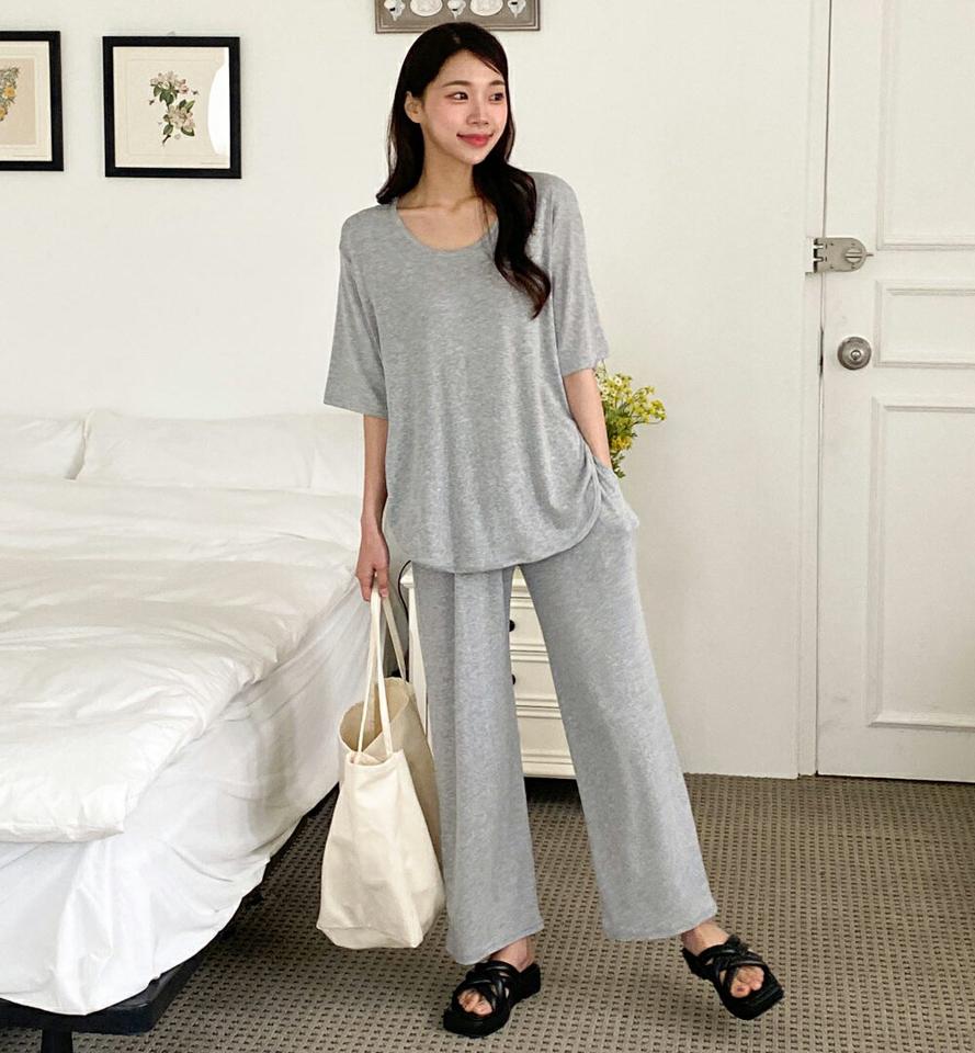 UネックTシャツ&フレアパンツSET・b00626 レディース 【pt】 韓国ファッション セットアップ Tシャツ Uネック 半袖 ルーズフィット パンツ フルレングス ハイウエスト ストラップ ゆったり レーヨン混 無地 シンプル 春 夏 カジュアル