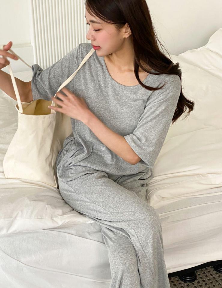 UネックTシャツ&フレアパンツSET・b00626 レディース 【pt】 韓国ファッション セットアップ Tシャツ Uネック 半袖 ルーズフィット パンツ フルレングス ハイウエスト ストラップ ゆったり レーヨン混 無地 シンプル 春 夏 カジュアル