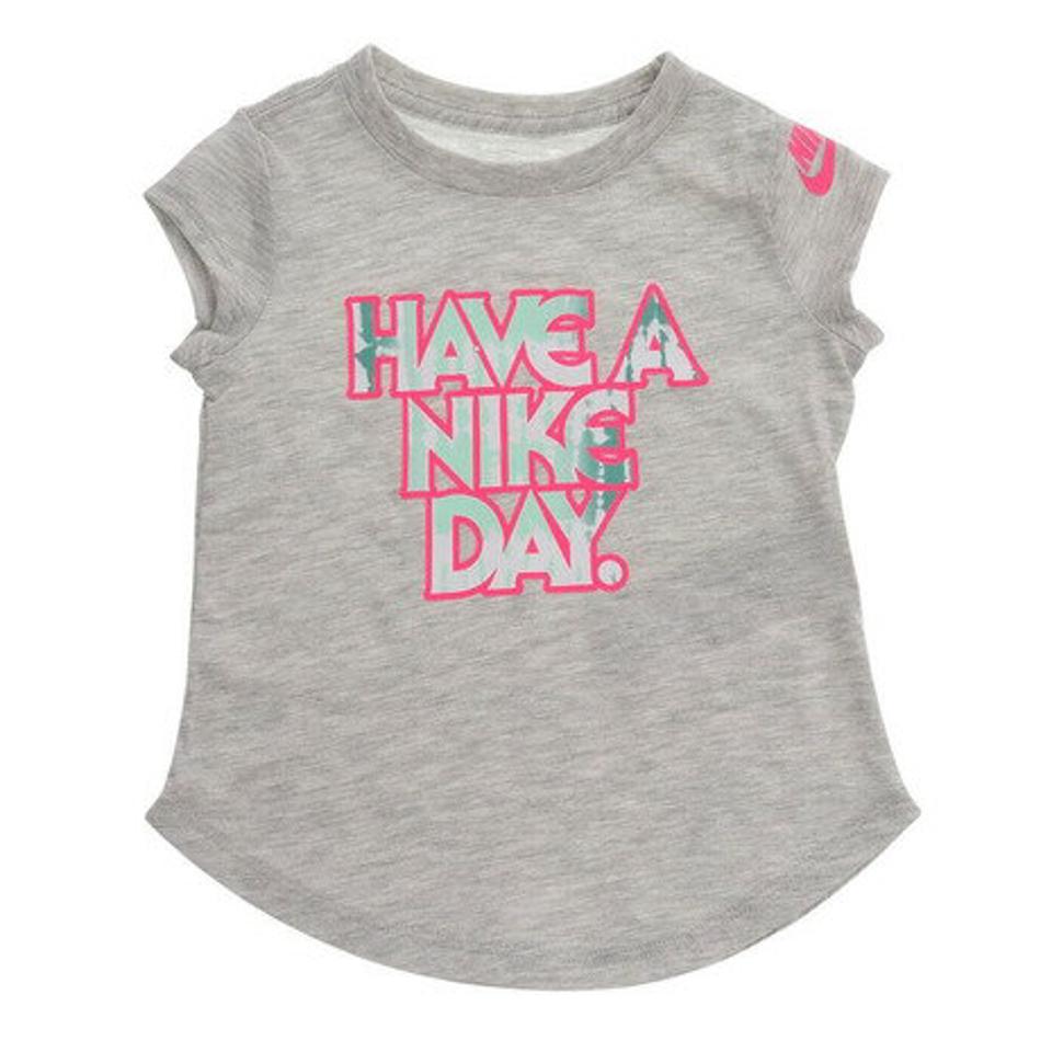 ナイキ(NIKE)(キッズ)ガールズ グラフィック半袖Tシャツ 26J247-C87 ※要サイズ確認