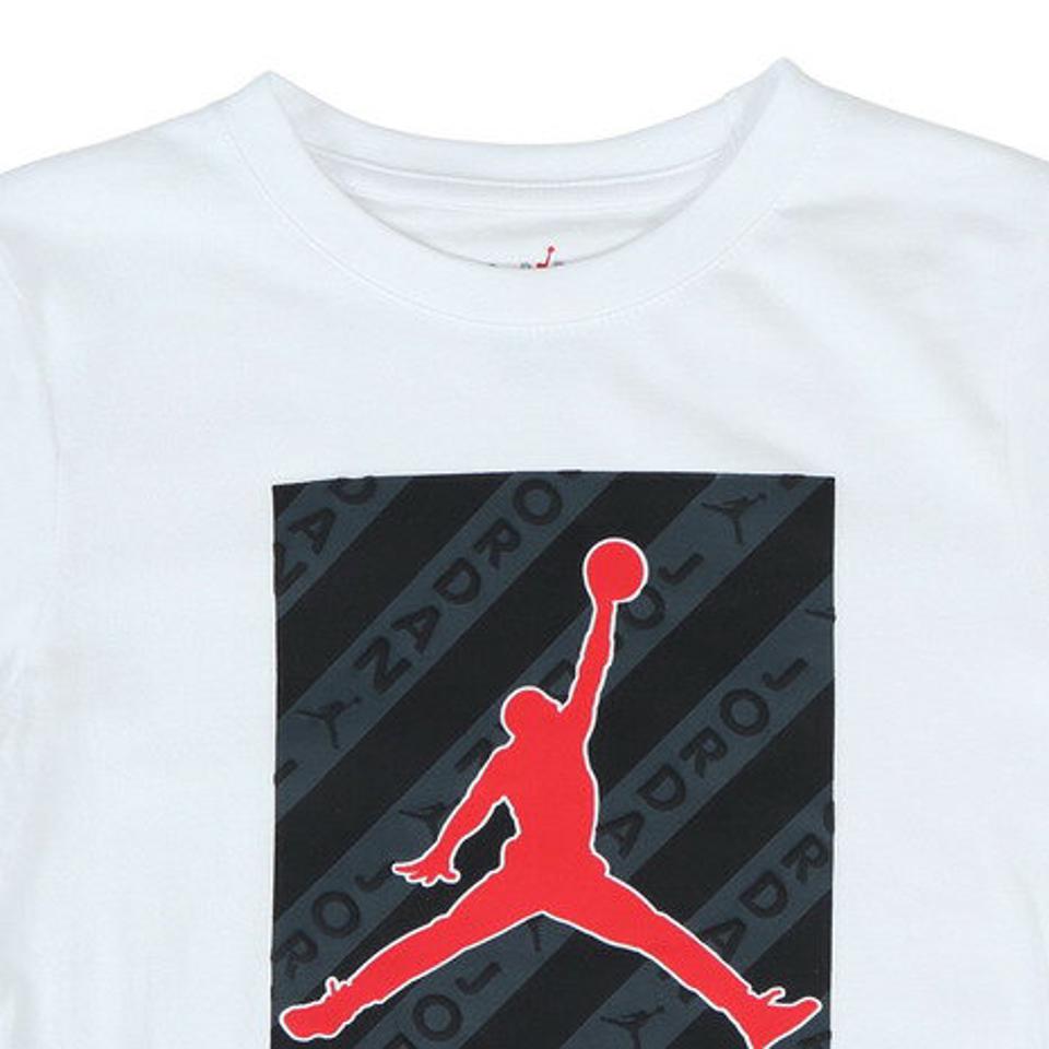 【3点10%OFFクーポン対象!10/26まで】ジョーダン(JORDAN)(キッズ)JORDAN JM BOX TAPE SLEEVE GRAPHIC Tシャツ 85B889-001